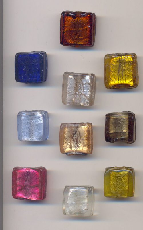 perle in pasta di vetro di forma quadrata