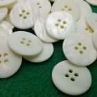 bottone madreperla effetto graffiato