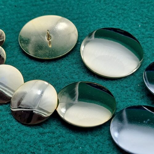 bottone ottone curvo liscio