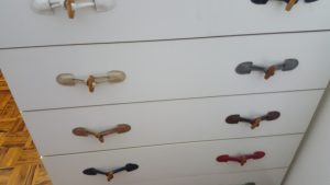 cassettiera con alamari