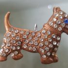 CIONDOLO CANE CON STRASS