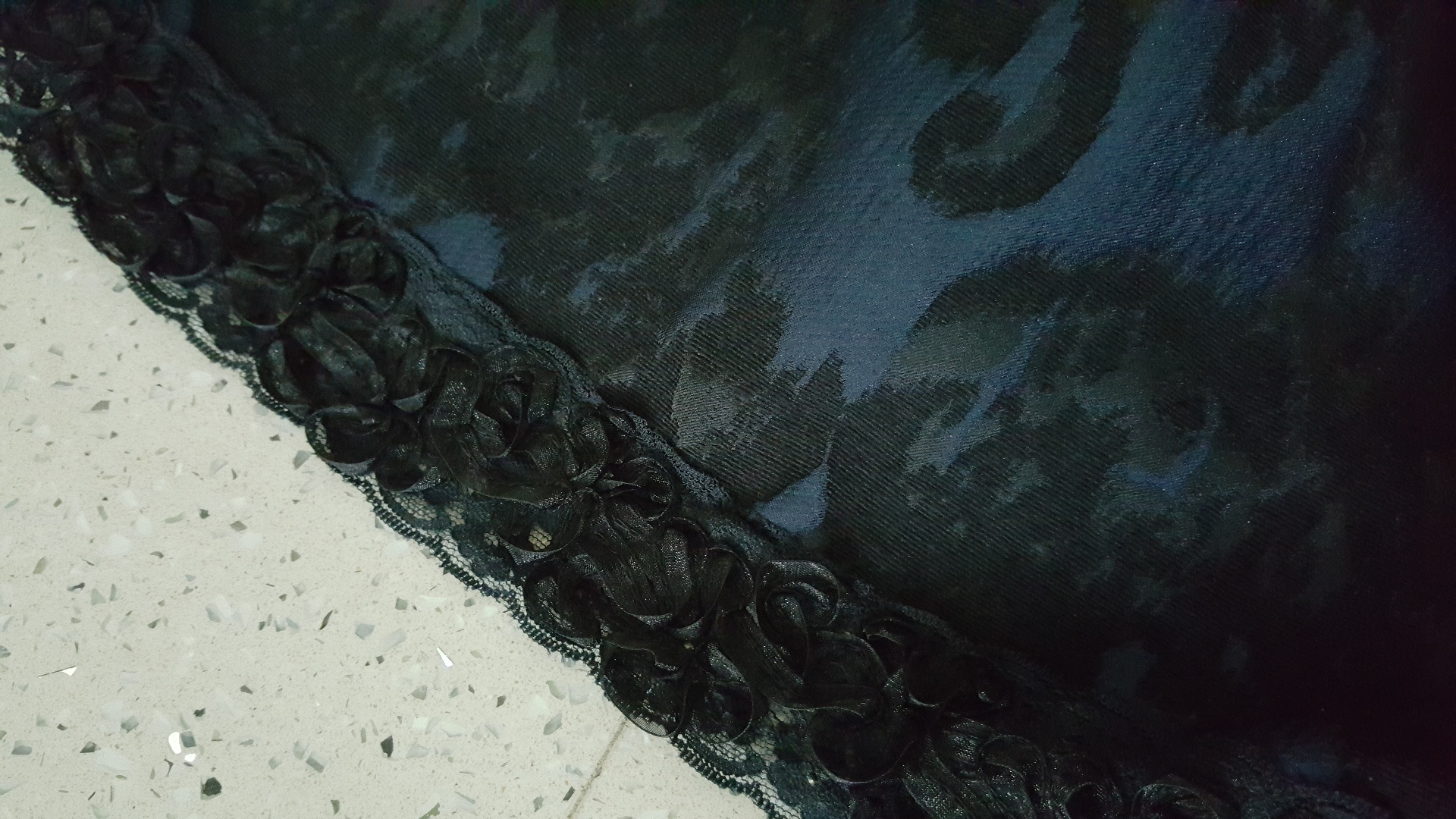 bordura in pizzo e raso