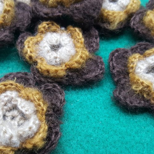 decorazione lana fiore doppio