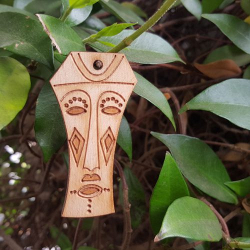 ciondolo maschera tribale