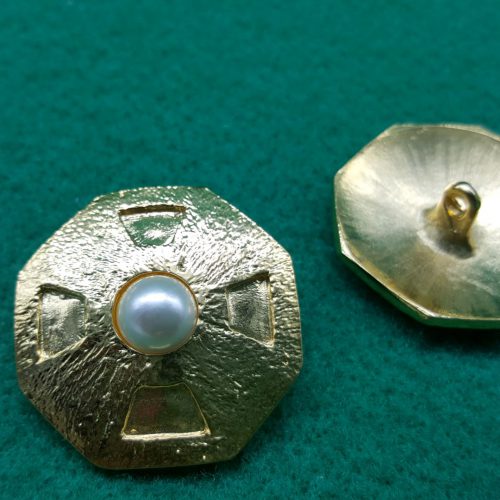 BOTTONE OTTAGONO MARTELLATO CON PERLA