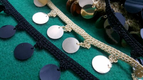 BORDURA UNCINETTO CON PAILLETTES