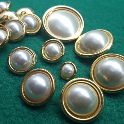 BOTTONI DORATI LISCIO CON PERLA
