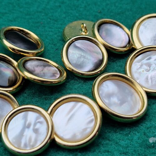 bottoni madreperla fondello dorato