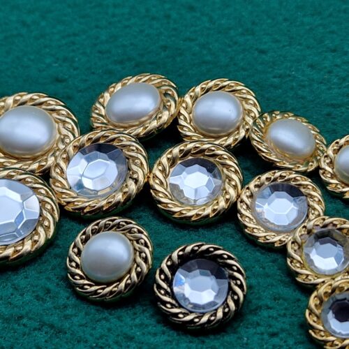 bottone metallo dorato con pietre