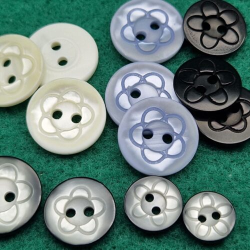 bottone poliestere fiore 2 fori