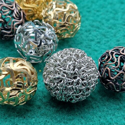 sfere decorative in filo metallico