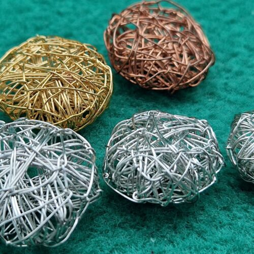 sfera schiacciata filo metallico