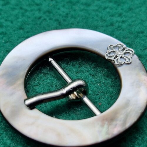 fibbia madreperla fiore