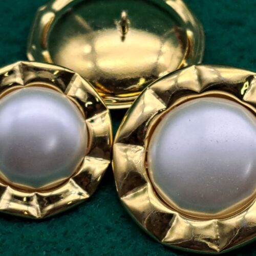 bottoni dorati con perla girasole