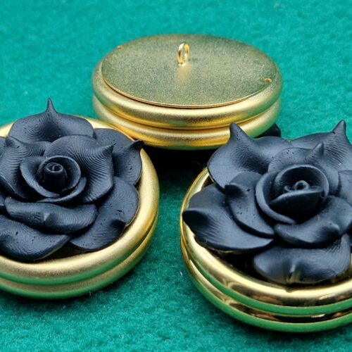 bottoni pelliccia rosa nera