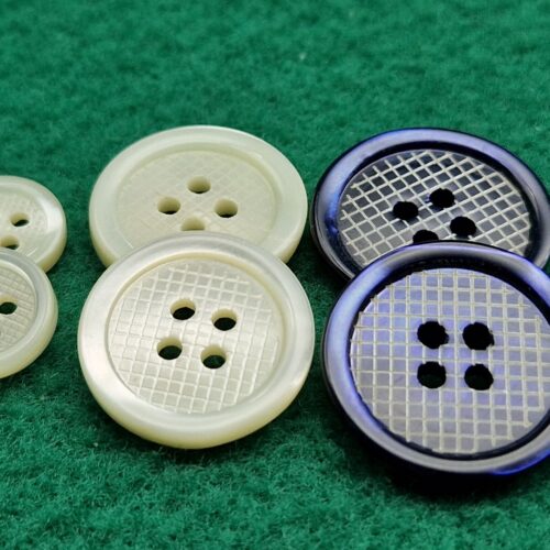 bottoni madreperla quadretti