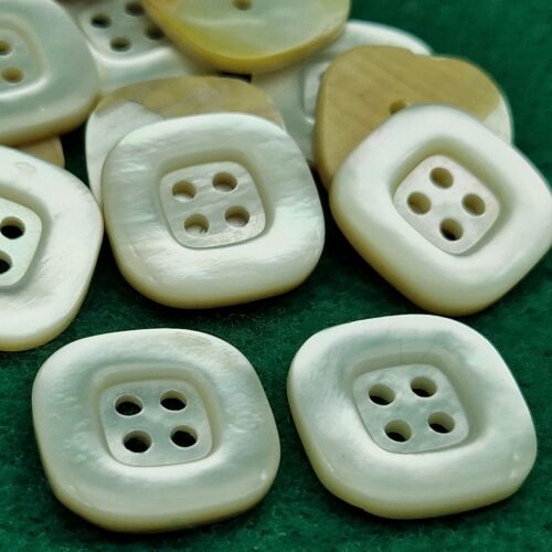 bottoni madreperla bordo quadrato