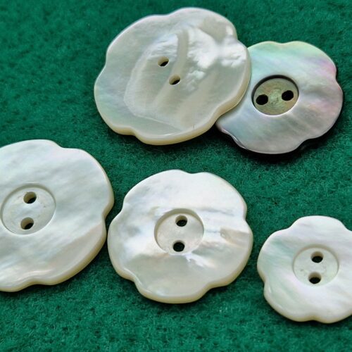 bottoni madreperla fiore 2 fori