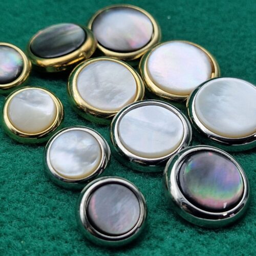 bottoni madreperla base metallo