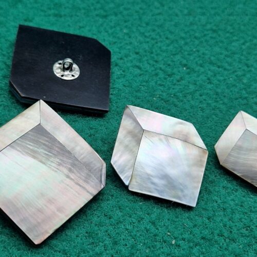 bottoni madreperla cubo