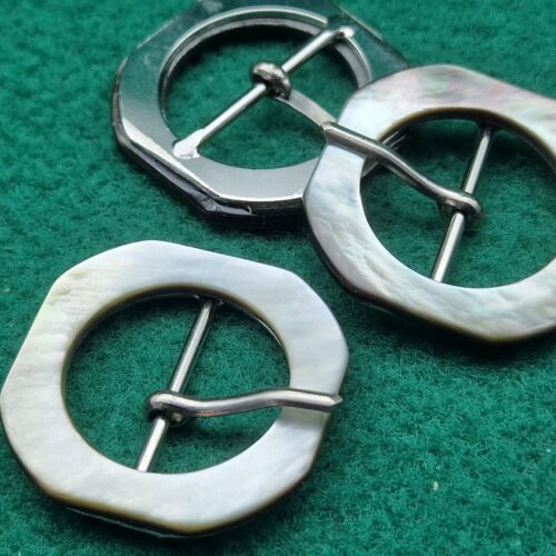 fibbia madreperla squadrata